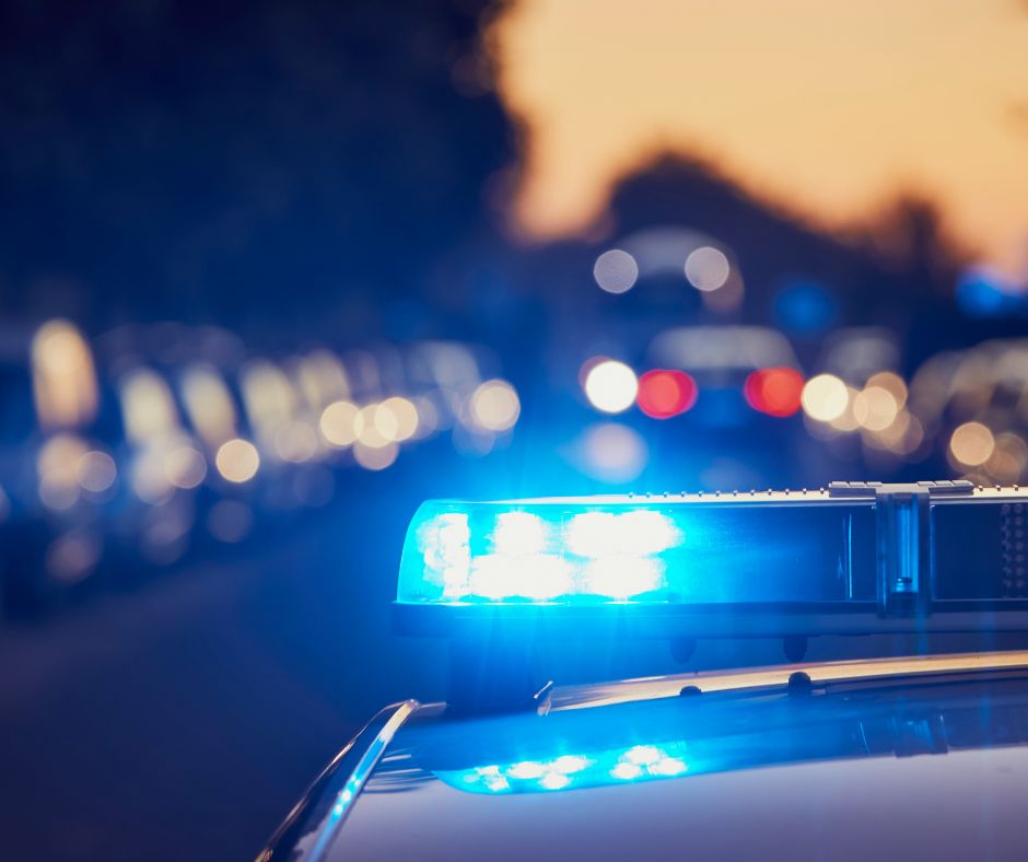 vvsg's tweet card. **UPDATE** Vicepremier en minister van Mobiliteit Georges Gilkinet steekt het KB over het frequenter gebruik van politie- en brandweer sirenes opnieuw in de ijskast, zo bevestigt zijn kabinet:...