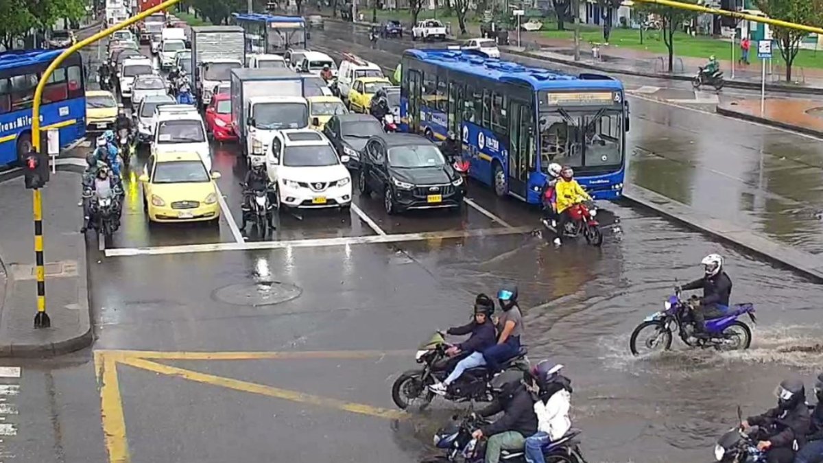 DavidGerardoC's tweet card. Las tormentas con granizo estarán presentes sábado 22 y domingo 23 de noviembre en estas zonas y horarios.