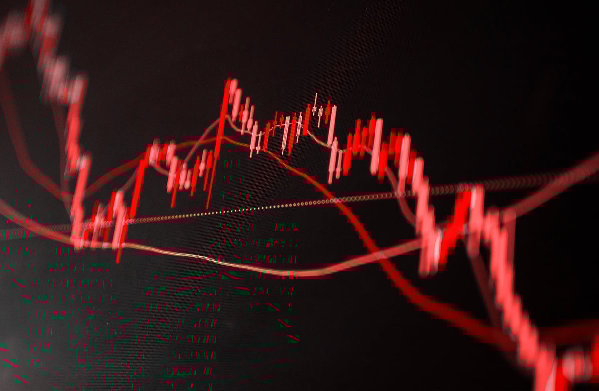 computing_net's tweet card. The cryptocurrency market faced a weekend decline with Bitcoin dropping to around $58,500, as investors await key economic data releases scheduled for the upcoming week.