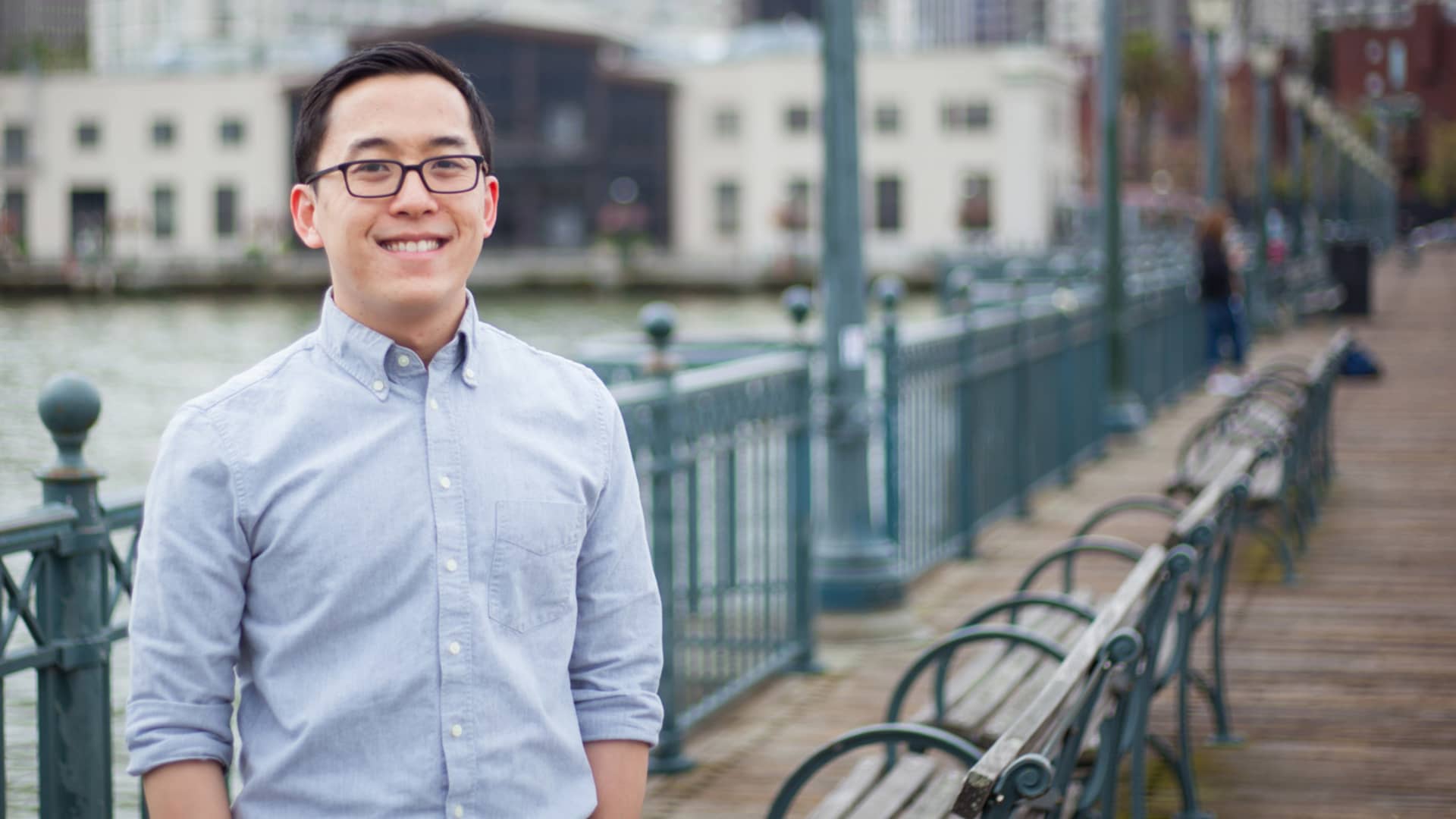 apen_edu's tweet card. He has co-founded a start-up to help millennials with their careers.