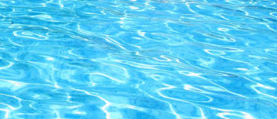 morandiniblog's tweet card. Dans l’arrière-pays varois, neuf villages du Pays de Fayence ont gelé tous les permis de construire pour cinq ans pour préserver l’eau dans une région frappée de plein fouet par les...