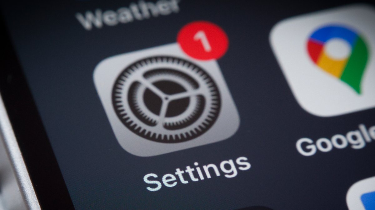 techsolutionz's tweet card. Many of the settings in the Apple iPhone are automatically turned on - but could be making your data vulnerable to hackers.