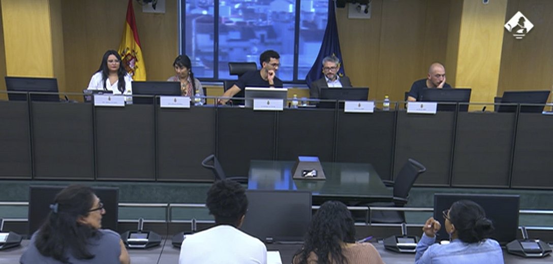 algo_race's tweet card. Bajo el título Sociedad Civil, Derechos Digitales e IA, AlgoRace ha desarrollado una jornada de debates en torno al contexto de digitalización y la vulneración de derechos que se produce en este...