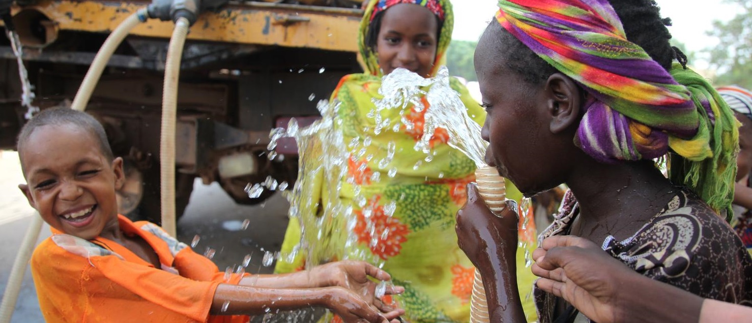 BioforceOrg's tweet card. Assurer l’accès en eau potable aux personnes qui en sont privées, développer les structures d’assainissement et promouvoir de nouvelles habitudes d’hygiène.