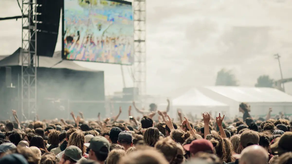 TCFStyle's tweet card. You got a vibe you're going for? We've figured it out! Check out these plus size concert outfits based on aesthetics.