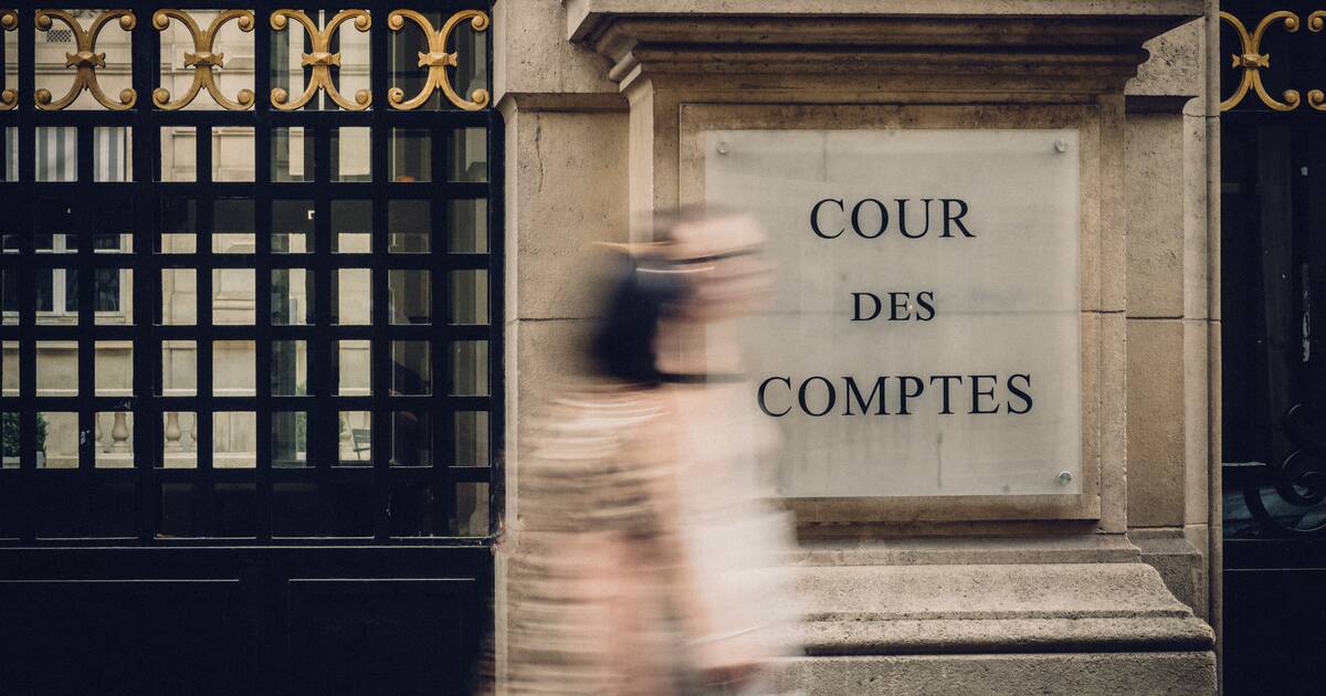 libe's tweet card. Alors que François Bayrou a commandé un état des lieux à la Cour des comptes, le Conseil d’orientation des retraites anticipe un manque à gagner de 0,4% du PIB d’ici la fin de la décennie, au lieu de...