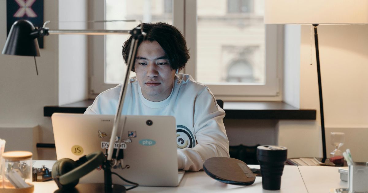 HireWithNear's tweet card. Looking to outsource in 2025? Check out the top 15 offshore software developing hot spots and learn how to select the right location for your needs.