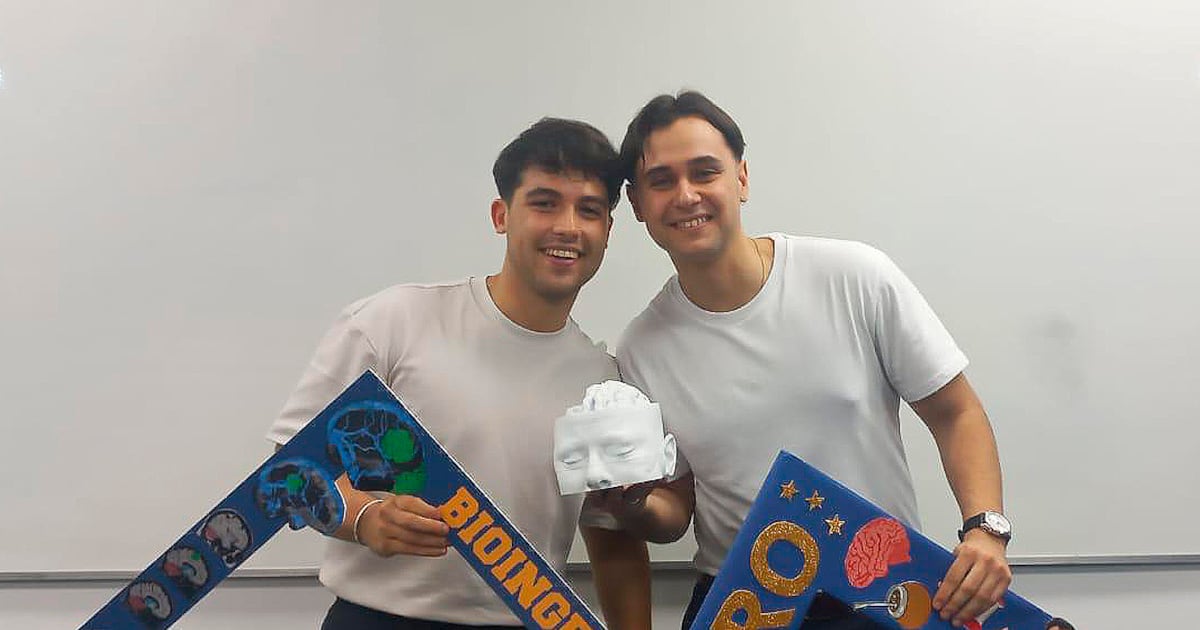 ch4rleston's tweet card. Los ganadores del Concurso Nacional de Tesis de Invap revolucionan la medicina argentina