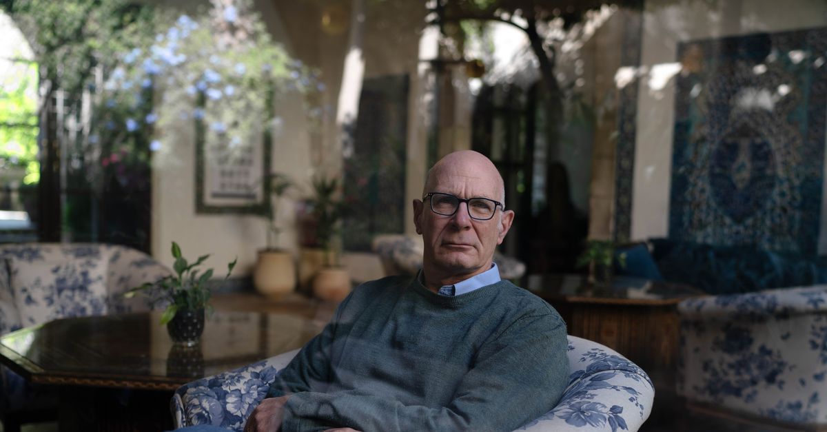 ashatenbroeke's tweet card. Amos Goldberg | hoogleraar Holocaust-geschiedenis: Goldberg keurt elk geweld tegen Joden af, maar de rellen in Amsterdam hebben volgens hem „niets te maken met een pogrom”. „Het probleem is de...