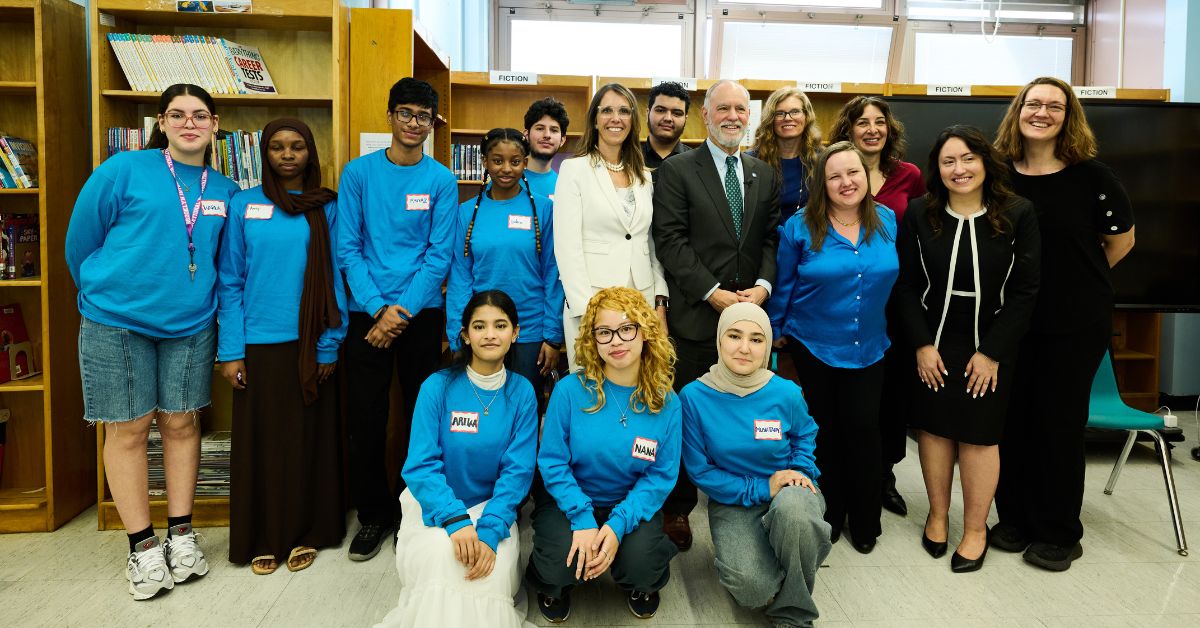 IntlsNetwork's tweet card. The chancellors of the City University of New York (CUNY) and New York City Public Schools (NYCPS) today visited Brooklyn International High School to meet with students participating in College Now...