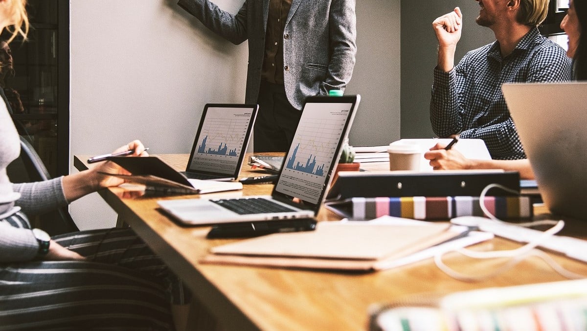 Journaldufreen1's tweet card. Choisir des chaises de bureau véritablement pratiques permet d'améliorer chaque jour la productivité et la qualité de vie au travail.