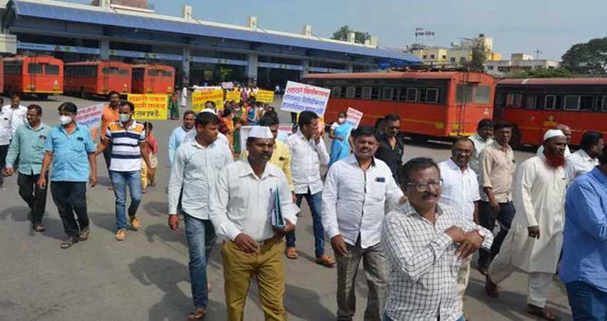 navodayatimes13's tweet card. वेतन वृद्धि करने और अन्य मांगों को लेकर महाराष्ट्र राज्य सड़क परिवहन निगम (एमएसआरटीसी) के कर्मचारियों की हड़ताल बुधवार को दूसरे दिन भी जारी रहने से परिवहन सेवाएं प्रभावित हुईं। खासकर गणेश उत्सव से...