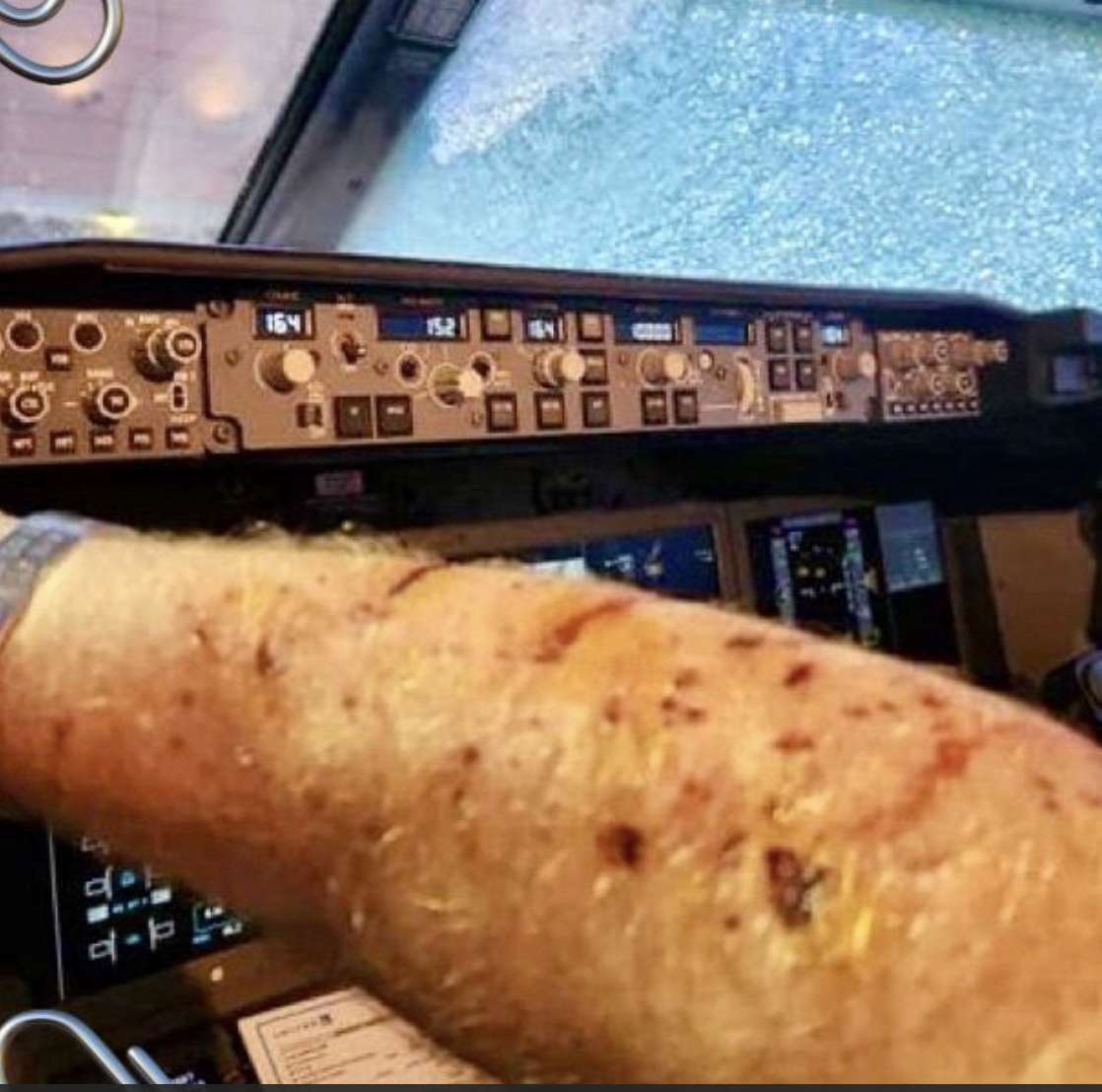 Adev's tweet card. Object may have been a piece of a weather balloon