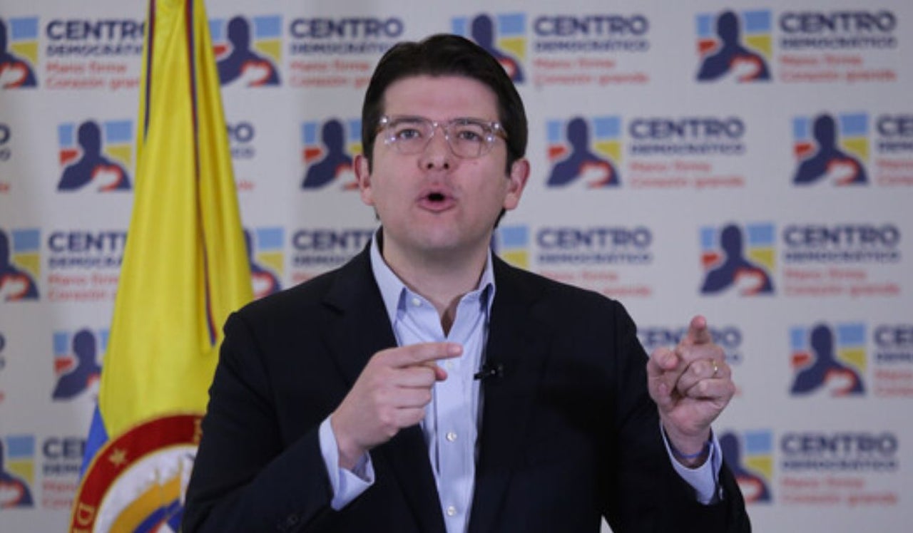 rcnradio's tweet card. El ataque contra Miguel Uribe ocurrió en la localidad de Fontibón, al occidente de Bogotá.