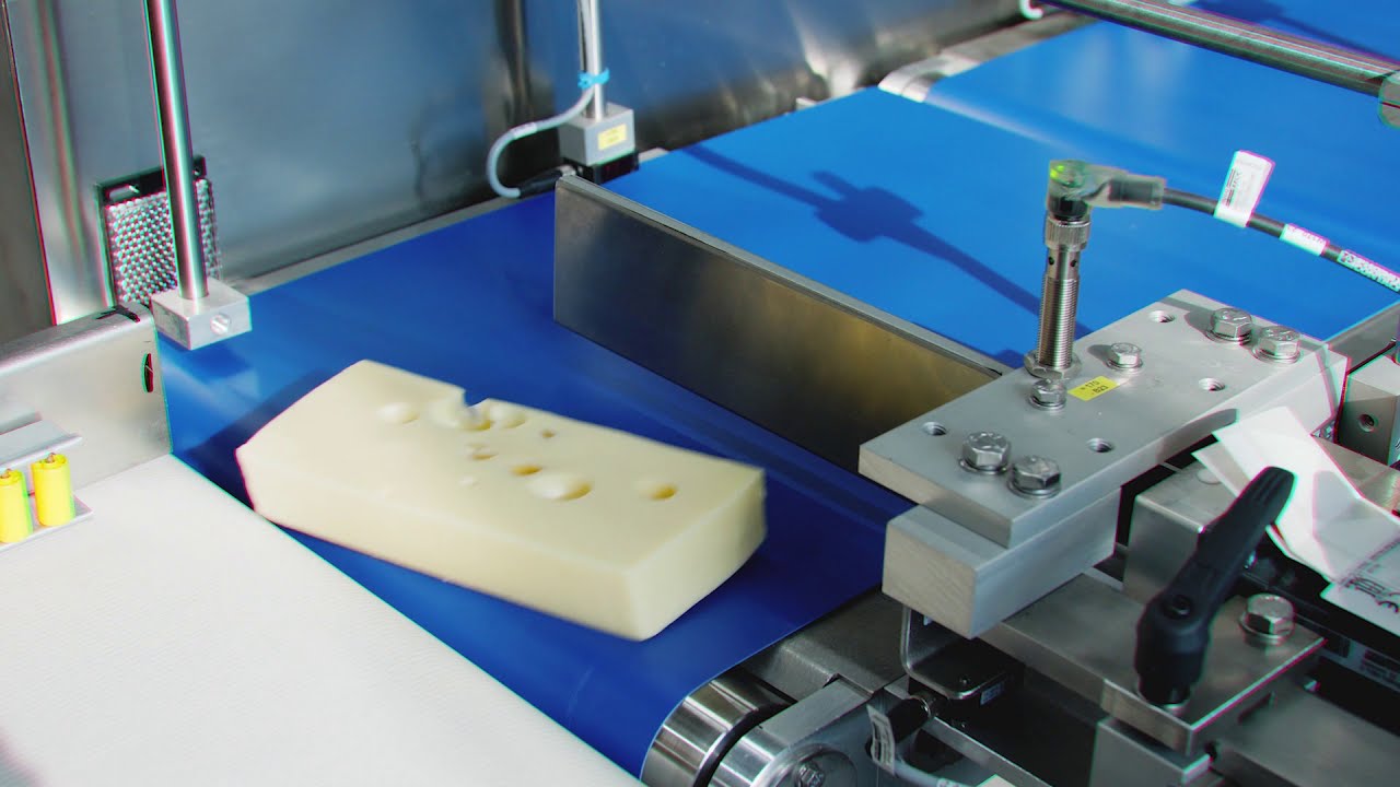 HBeck_Packaging's tweet card. Hugo Beck - Block cheese in flowpack packaging