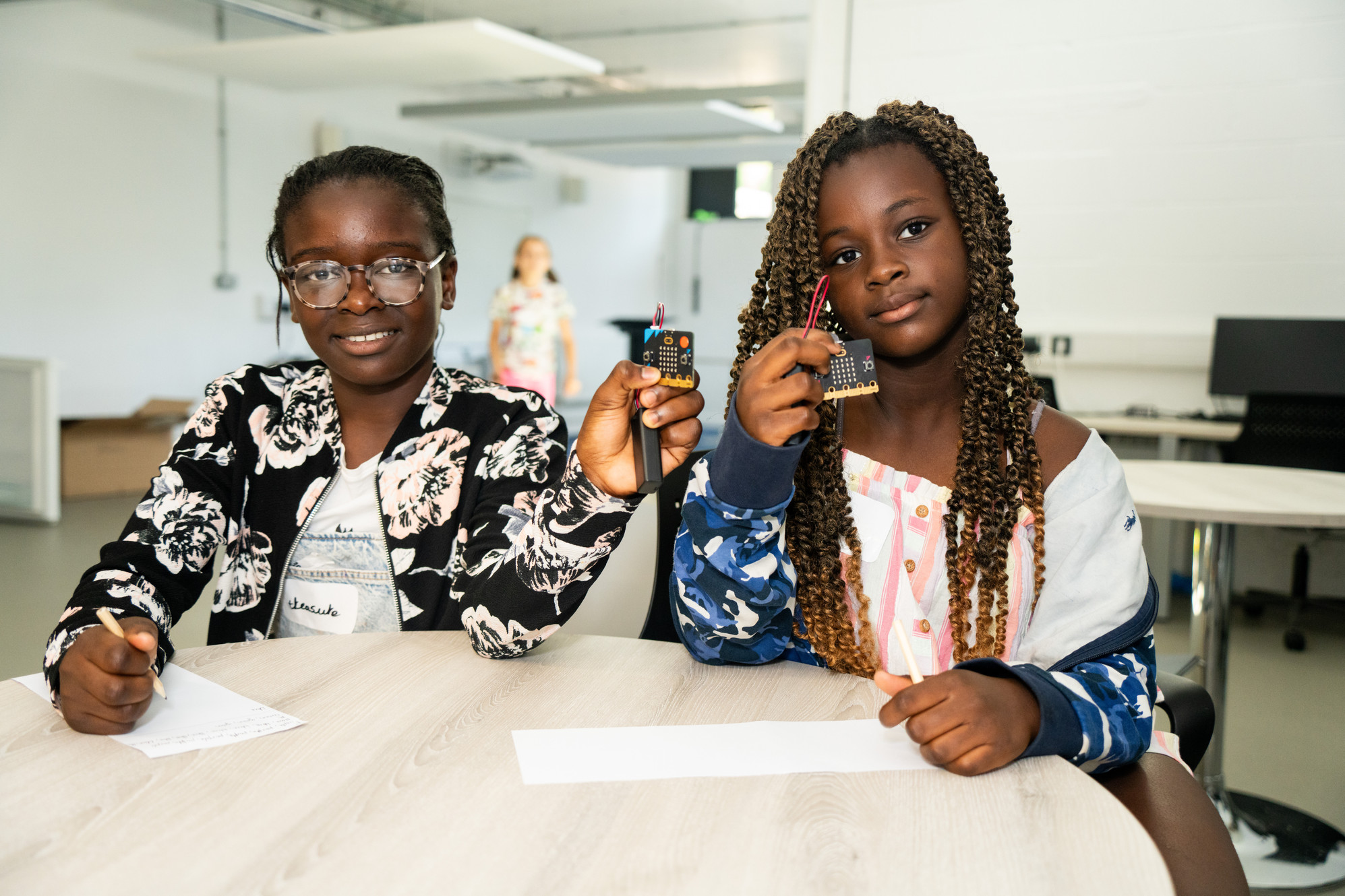 awesomemicrobit's tweet card. EcoCode 🌧️ | Digitall