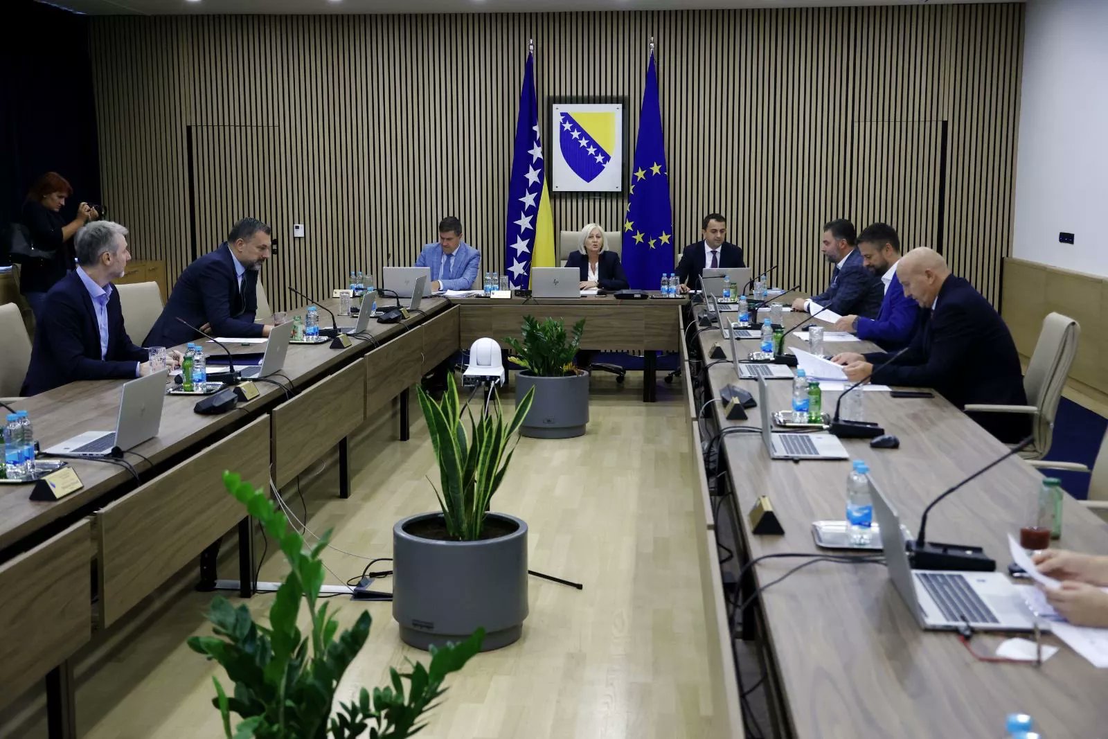 AgencijaPatria's tweet card. (Patria) - Ministri iz reda Trojke u Vijeću ministara BiH (Elmedin Konaković, Zukan Helez i Edin Forto), ali i Sevlid Hurtić koji pripada kvoti Bošnjaka bez rasprave su podržali imenovanje Dragana...