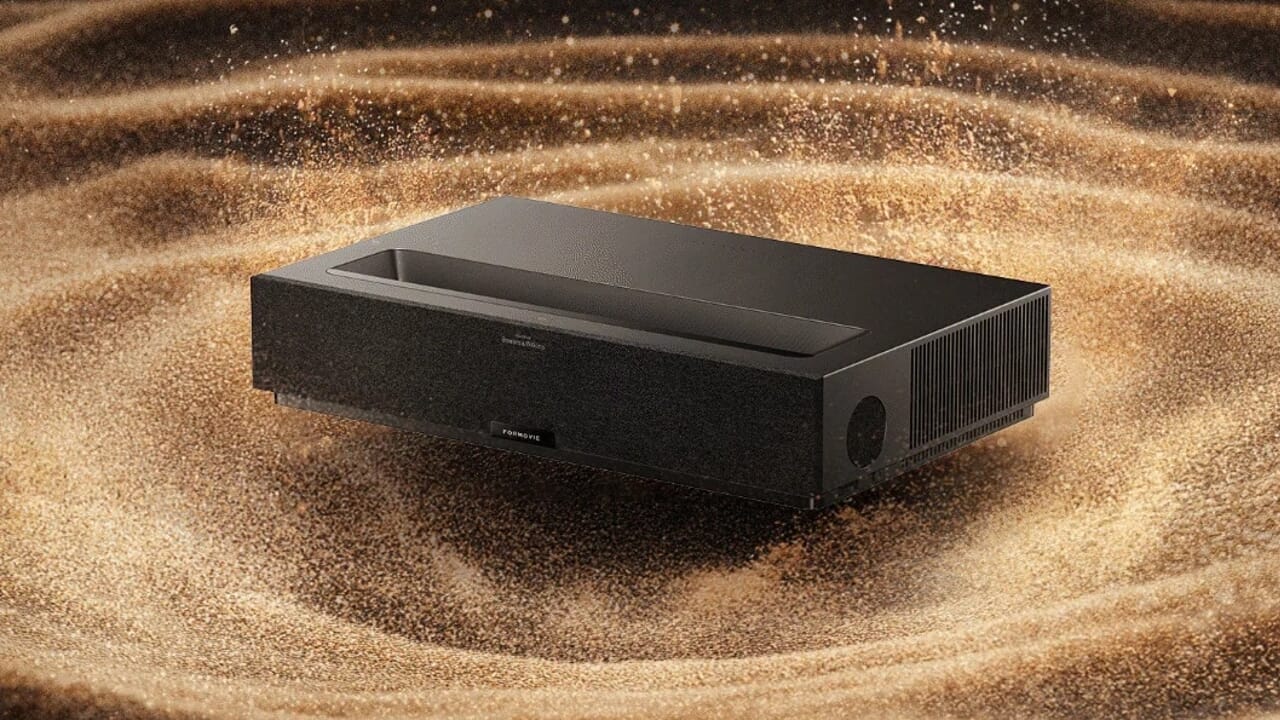 Giulio_Minotti's tweet card. Un eccellente videoproiettore facile da installare vicino alla parete, con triplo laser, elevata luminosità, Google Tv e soundbar integrata