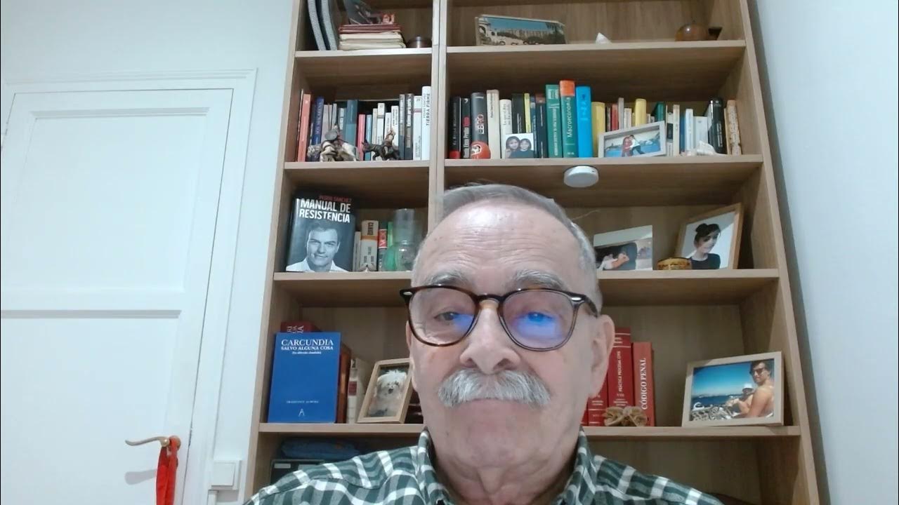 CurritoRojo's tweet card. INDIGNOS DE LLEVAR TOGA , VERGUENZA DE T S