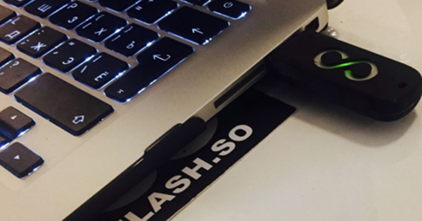 flashsafe's tweet card. Service with unlimited storage in your pocket.