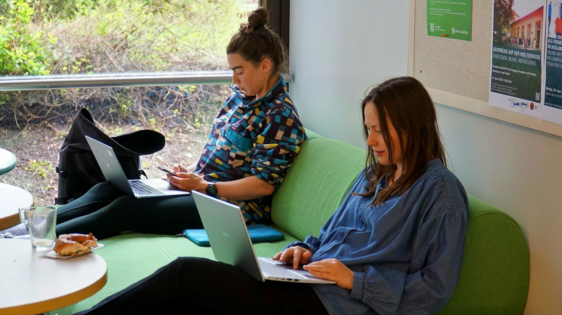 dunkelmunkel's tweet card. Informatische Bildung muss in die Schule, sagen unsere Professor:innen Claudia Hildebrandt und Christian Spannagel im campusblog. Ein wichtiger Schritt dahin ist das neue Fach Informatik an der PH...