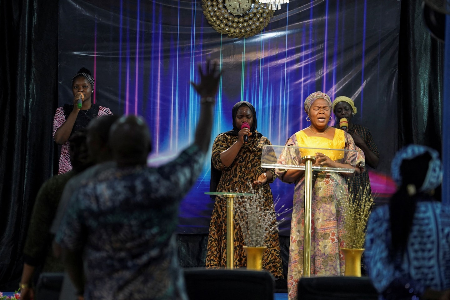 MVJAVJ's tweet card. President Trump’s threat to go “guns-a-blazing” into Nigeria concerned U.S. military officials in Africa and surprised even those who had been pushing the issue.