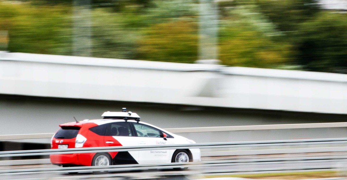 Lees_Sandbox's tweet card. In the age of AI advances, self-driving cars turned out to be harder than people expected.