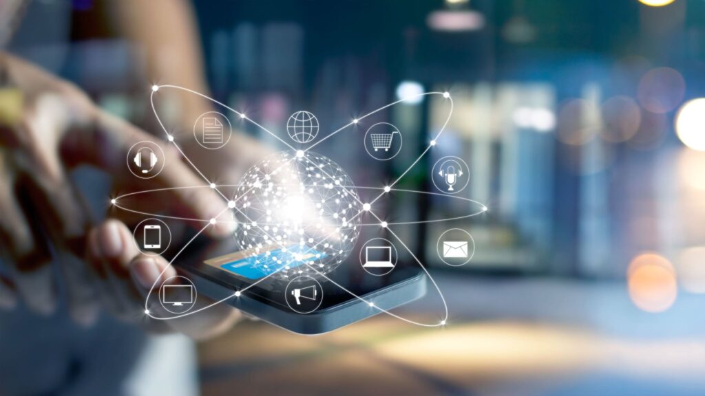 SmartBaseMN's tweet card. There is a wide disconnect between data-driven agendas and data strategies and technologies? This CMO Council report offers the answers.