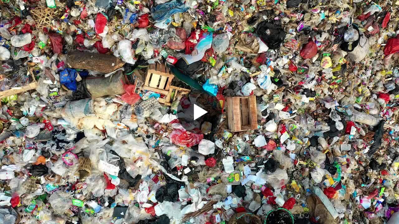 CDF_ecodesign's tweet card. El diseño sostenible ya no es una tendencia, es el nuevo estándar. Y eso está transformando el mercado laboral. La transición ecológica y digital está impulsando una demanda creciente de profesiona...