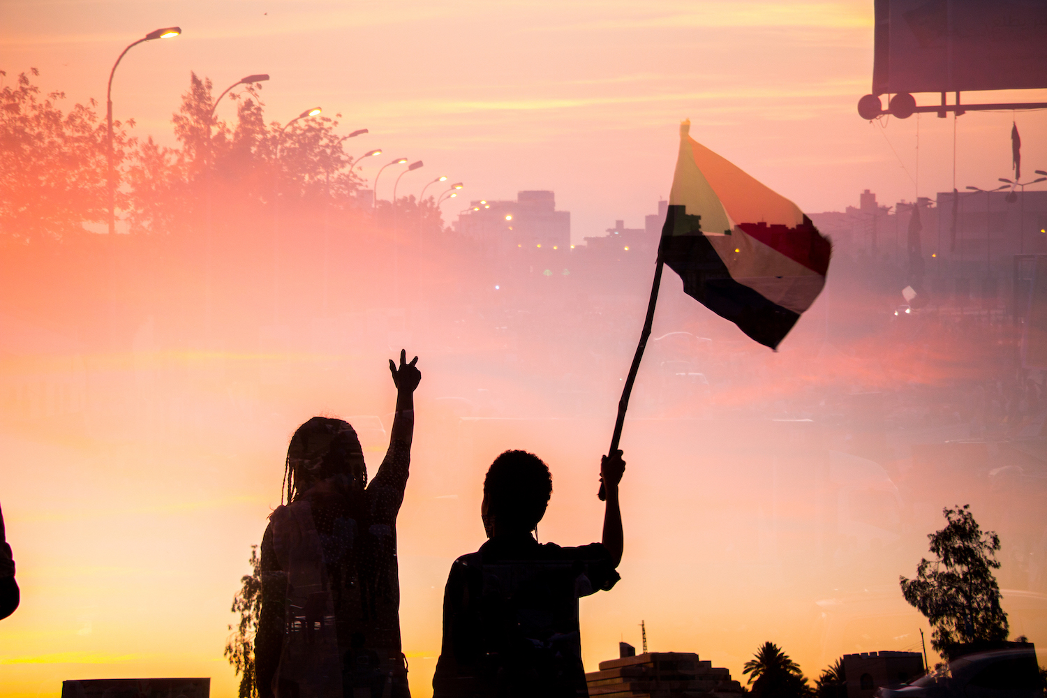 ProgIntl_pt's tweet card. Um relato de sobrevivência ao massacre de Cartum feito na primeira pessoa, e uma tentativa de entender o que ainda resta da revolução sudanesa.