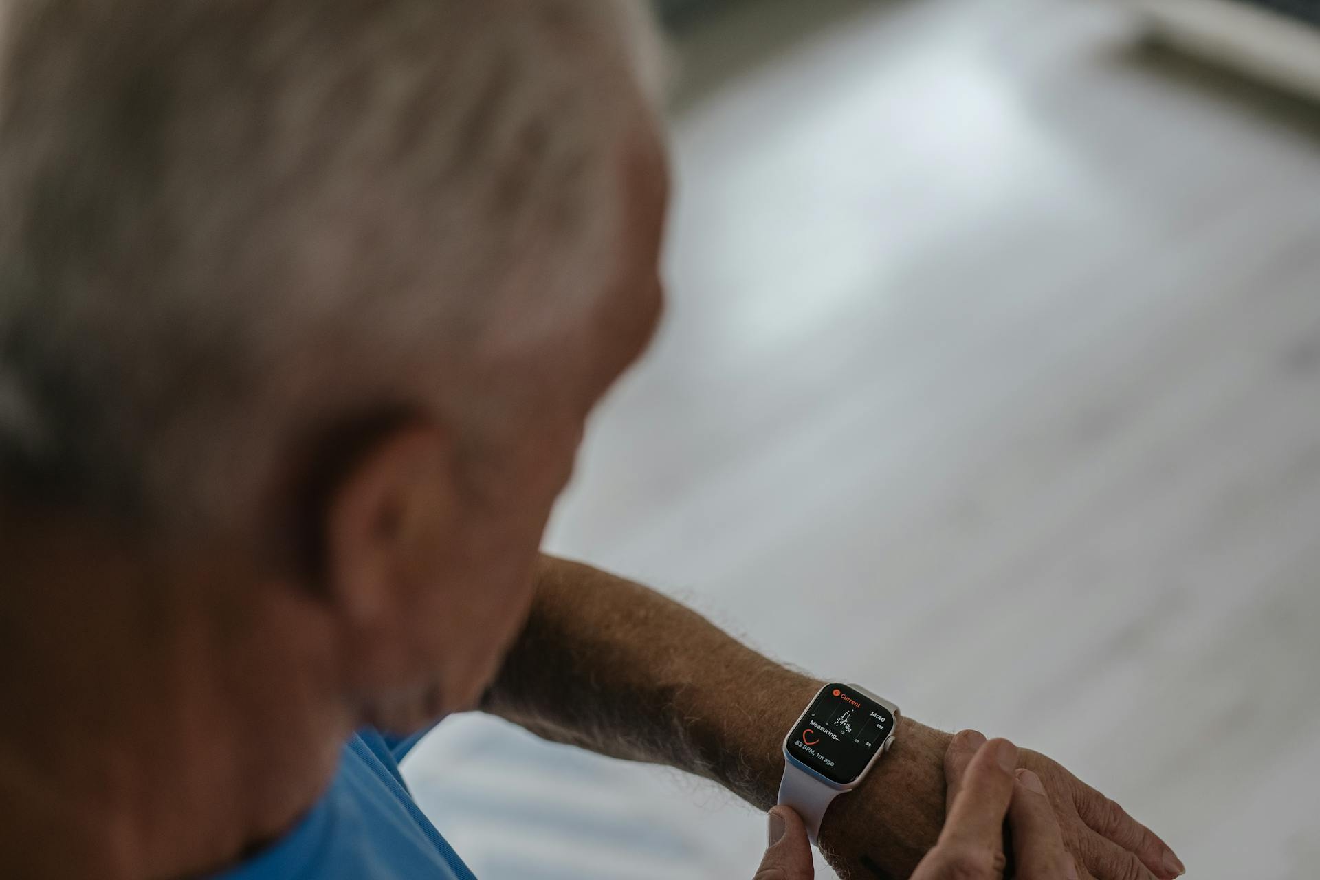 yourtechcompass's tweet card. Discover the best smartwatches for seniors that combine health tracking, fall detection, and easy navigation. Stay safe and active every day.