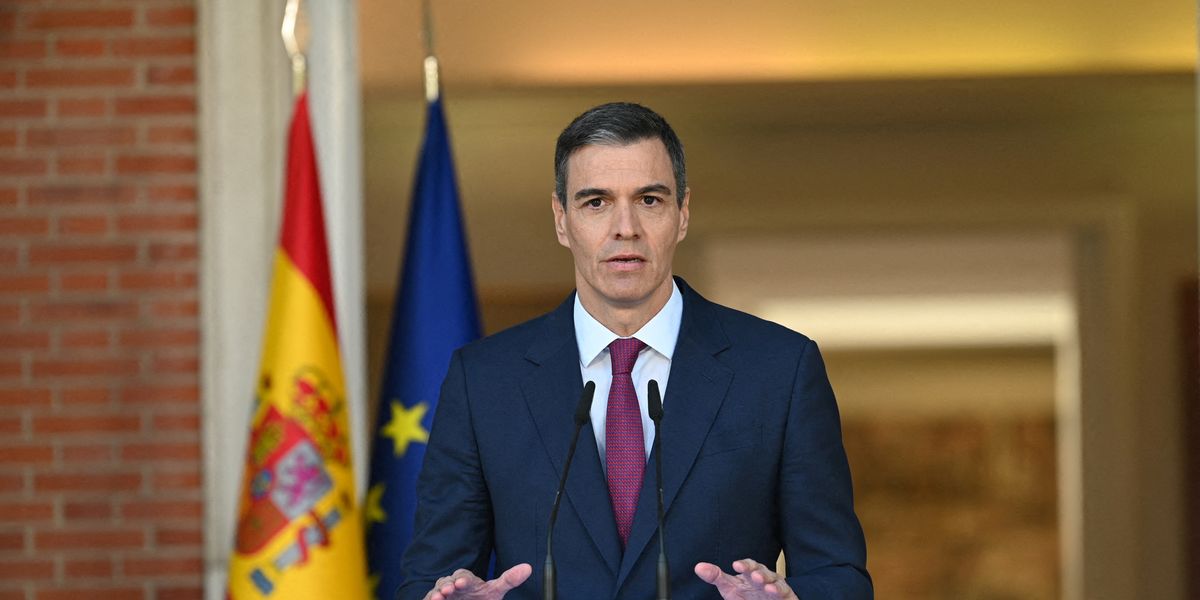 altersesgo's tweet card. Er hat Spaniens Politik endgültig in eine Telenovela verwandelt: Tagelang lässt Pedro Sánchez seine Amtsgeschäfte ruhen, um über einen Rücktritt nachzudenken – höchst sonderbar für einen Premier....