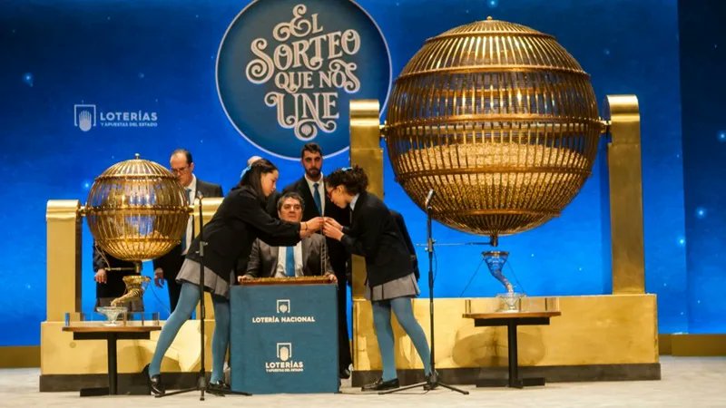 Gacetinmadrid's tweet card. La Comunidad de Madrid se posiciona este año como la región con la mayor previsión de gasto global en el Sorteo Extraordinario de Lotería de Navidad, que