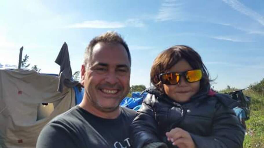 setbuilder's tweet card. Rob Lawrie is facing a jail sentence after attempting to reunite four-year old Bahar, who is living in the refugee camp in Calais, with her family in Yorkshire. He tried to take Bahar to relatives...