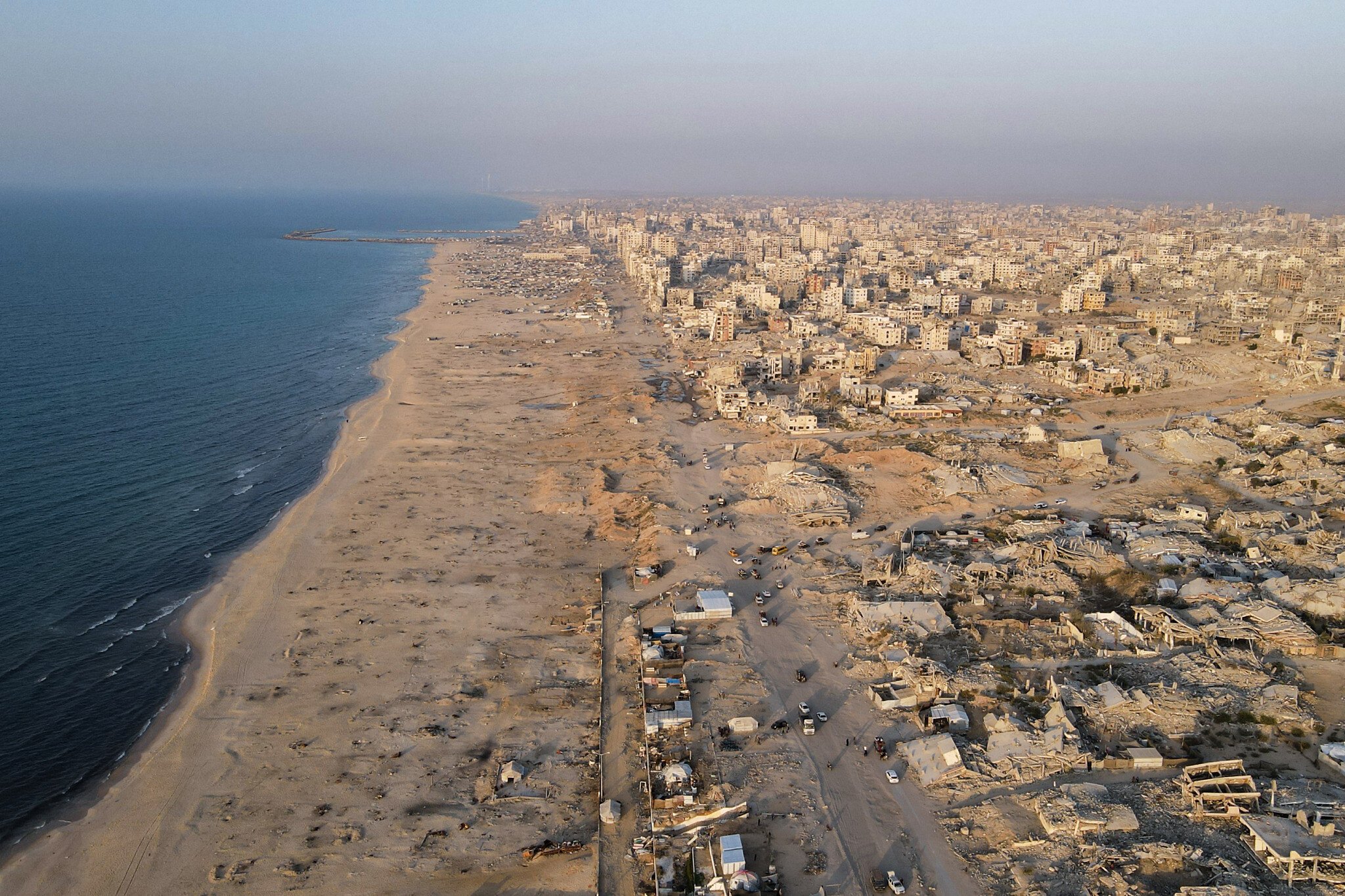 HamidMirPAK's tweet card. * * *