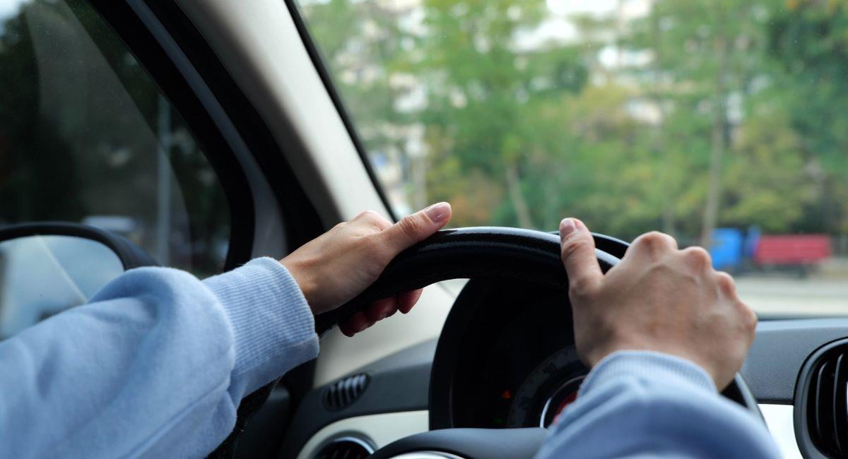 wwwboliviacom's tweet card. Los conductores deberán solicitar el permiso de circulación vehicular para poder transitar el día de la segunda vuelta de las elecciones