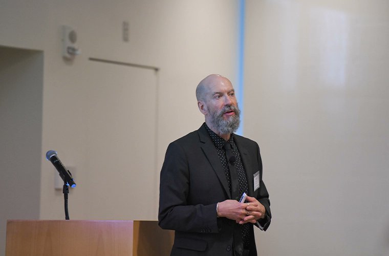 MillerLabMIT's tweet card. An MIT neuroscientist proposes that brain waves perform analog computations that give rise to thought and consciousness.