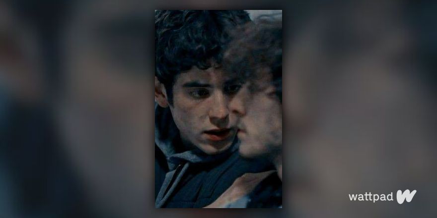 vhacker77's tweet card. In cui Simone, dopo un incidente, non si ricorda più nulla degli ultimi cinque anni della sua vita e Manuel, sotto cons...