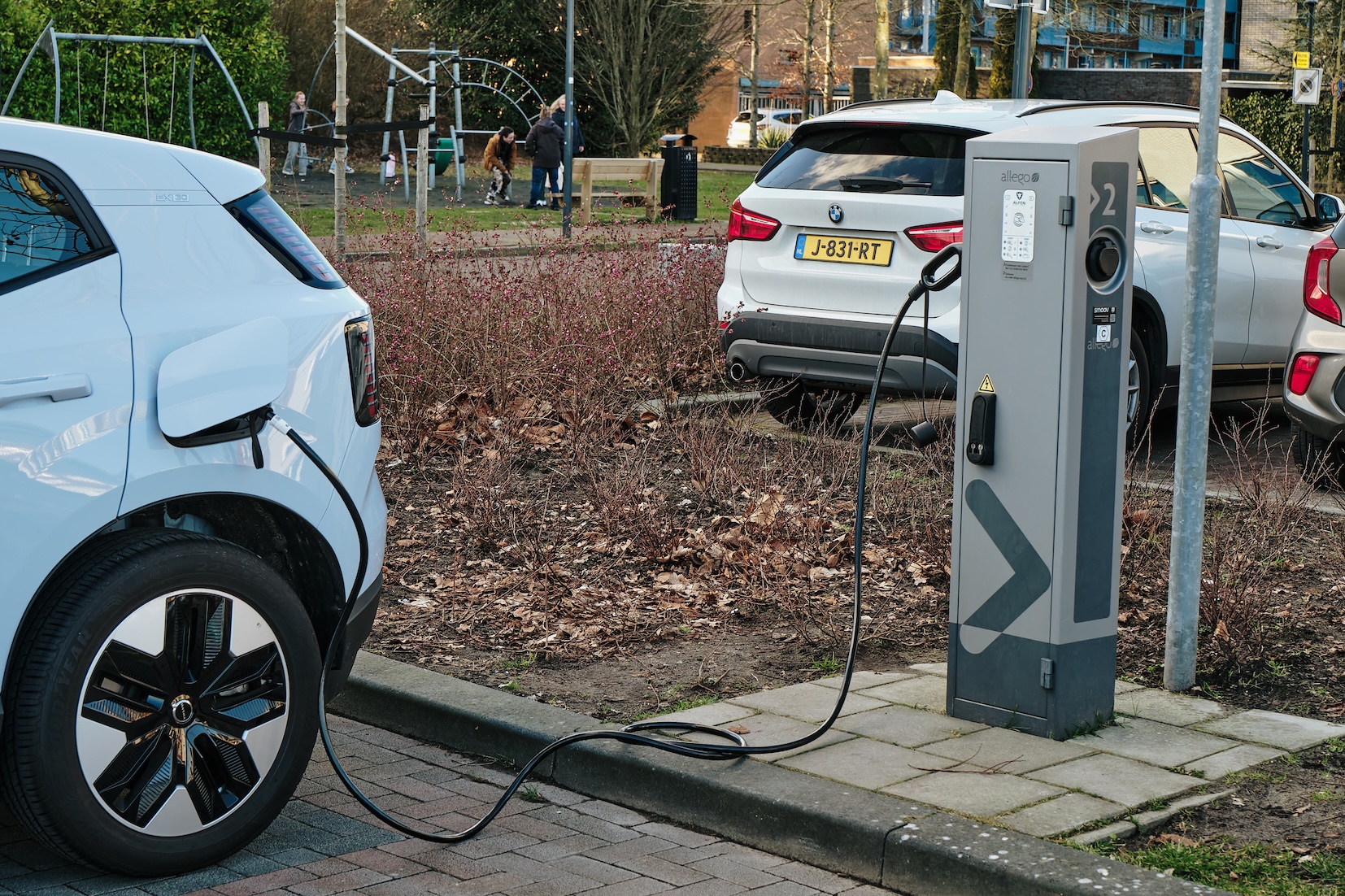 VQuaschning's tweet card. Electrification, using homegrown clean power, is the main tool to reduce the EU’s exceptionally high and risky dependence on imported fossil fuels.