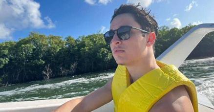 Tweet card summary image