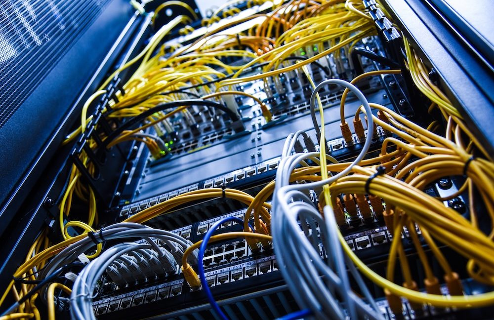 SysAdmin's tweet card. For 4 days, the c-root server maintained by Cogent lost touch with its 12 peers.