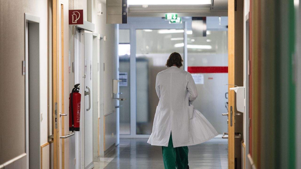 choo_ek's tweet card. A NYC ER Doctor describes how her life has been upended and the lengths that her colleagues are going to in order to help.