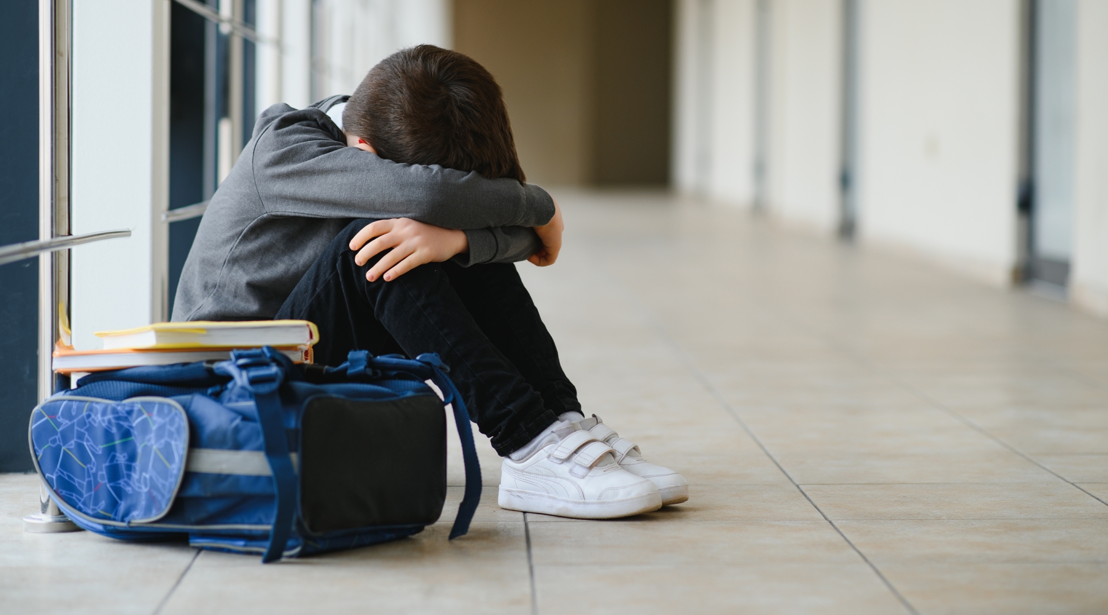 InstitutoCentta's tweet card. En EE.UU. el bullying está muy vinculado a contextos sociales como la crisis del fentanilo y conflictos relacionados con migrantes y nativos