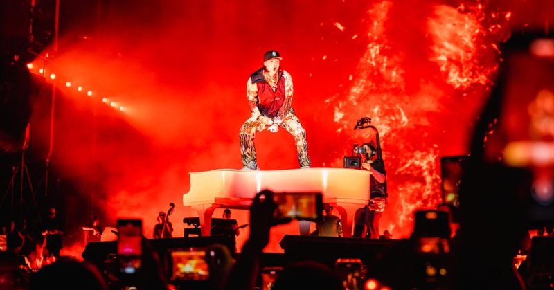 Tweet card summary image