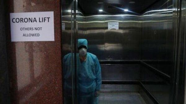 livemint's tweet card. The crew members were with the coronavirus-infected passenger from Hyderabad on 20 Feb flight