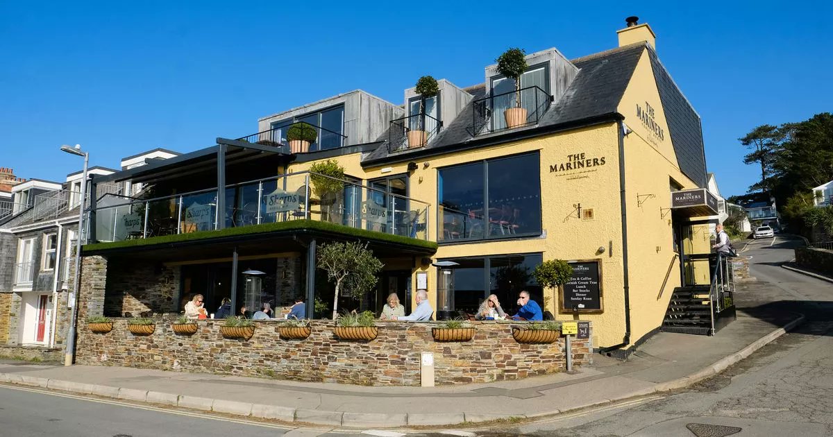 PurlDesign's tweet card. It's known for 'food that puts a smile on your face'