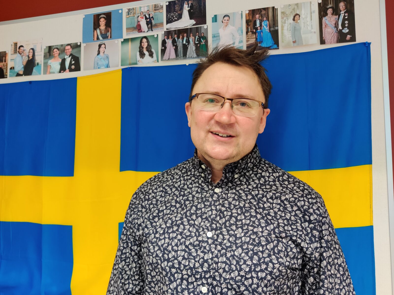 Reactoredcom's tweet card. Jukka Rantala on kieltenopettaja Kuusankosken lukiossa. Hoppa på! -materiaali on ollut heillä 2021-22 B1-ruotsin kertaavana materiaalina.