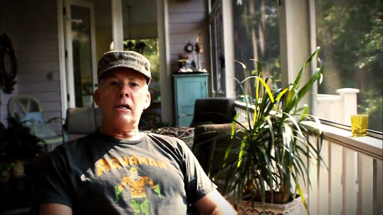 Visualive's tweet card. 60 year old, Task Force Chip, Does Lil B "White House"