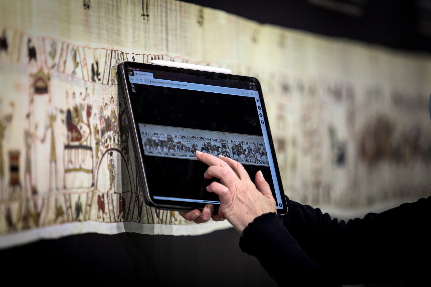 BayeuxMuseum's tweet card. Pour la première fois, vous allez pouvoir explorer librement la totalité de la Tapisserie de Bayeux avec une qualité d'images exceptionnelle