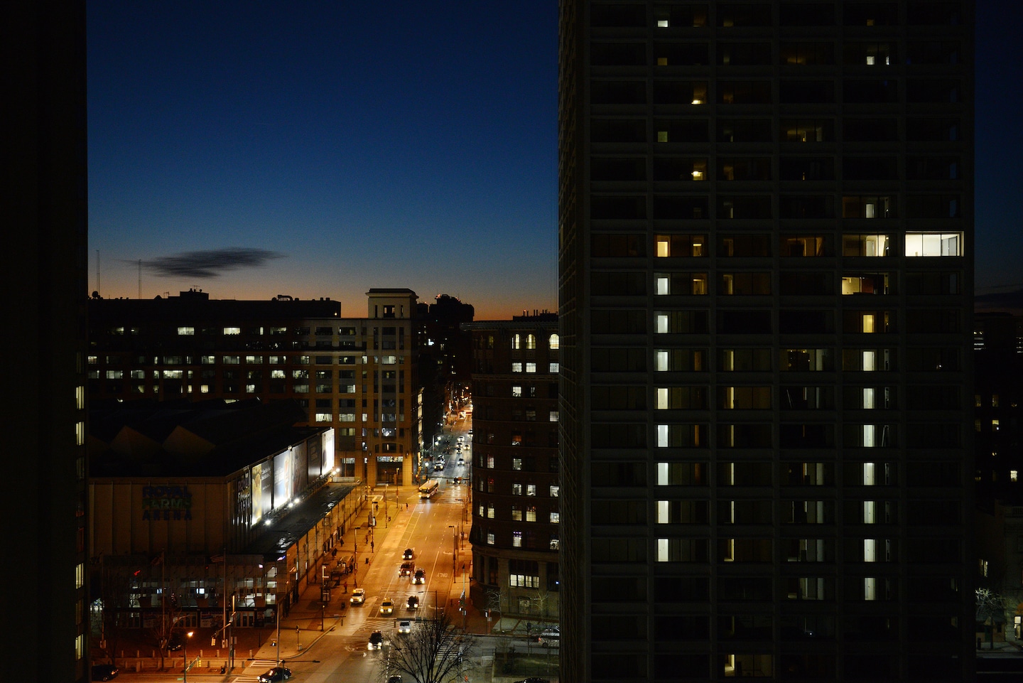 asraza's tweet card. If we want to build the U.S. economy, it makes much more sense to invest in cities that already have cheap land, unused infrastructure, untapped talent and urban scale.